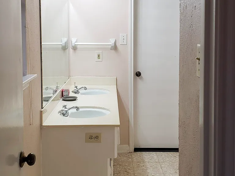 Poplar Grove Dr — Photo 9