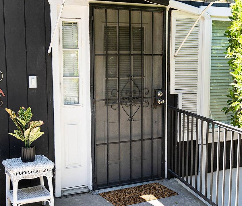 1st image of 8459 La Mesa Blvd APT 3