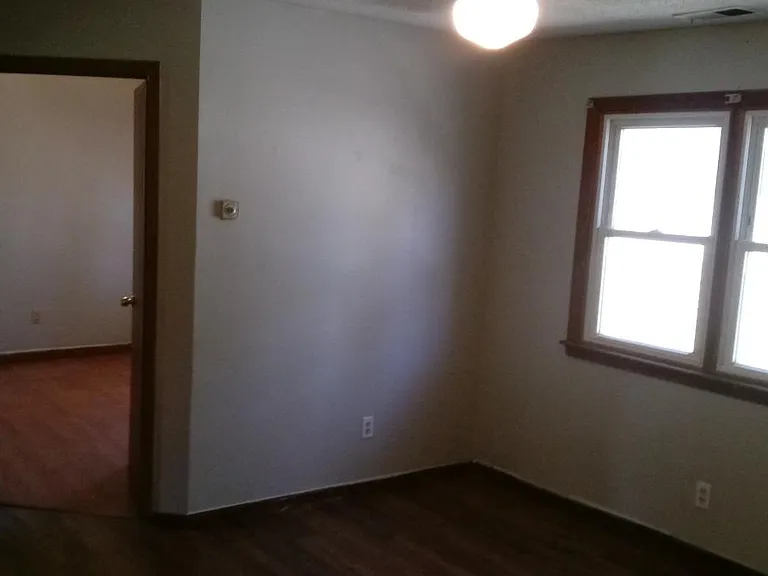 204 S Madison St — Photo 5