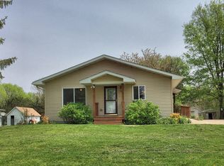 411 3rd St W, Hector, MN 55342