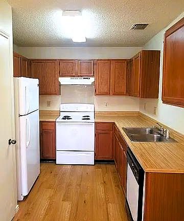 5th image of 9831 Ardash Ln #29A
