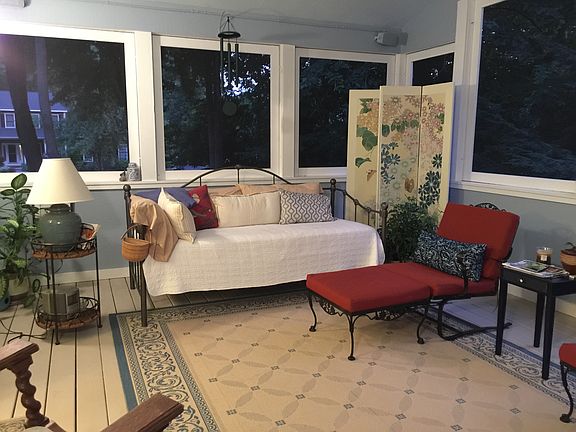 Screened in porch