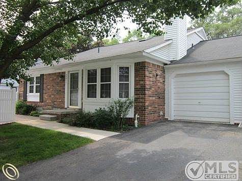 front view of home.JPG