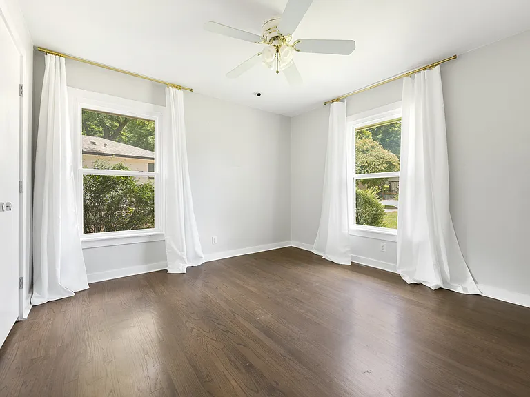 2426 Loving Ave — Photo 7