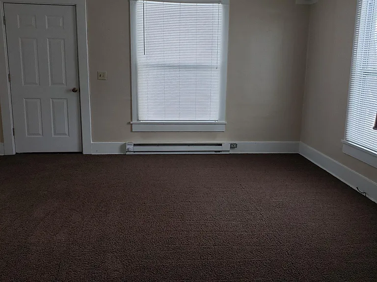 209 E North St #A — Photo 2