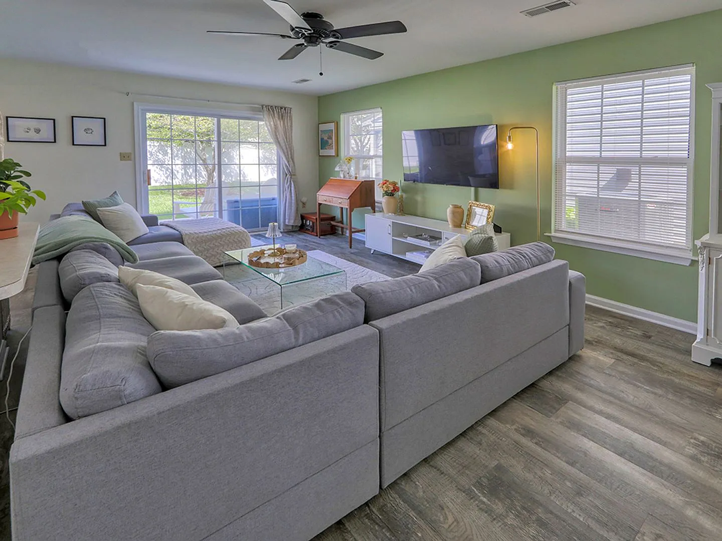 Year-round rental - 4 br 2.5 ba Twin Home in Seabright Village East of Route 1 — Photo 2
