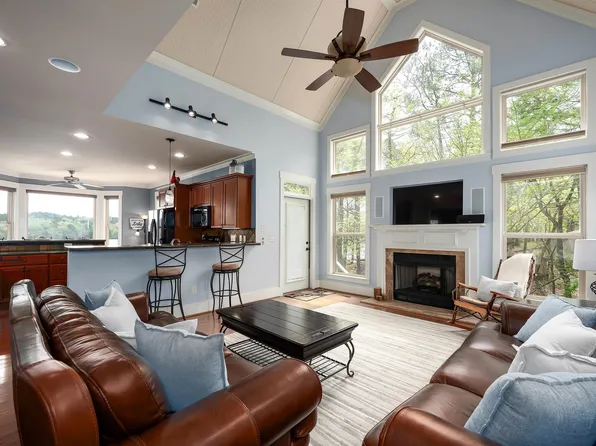 436 Perkins Landing Cv, Columbiana, AL 35051