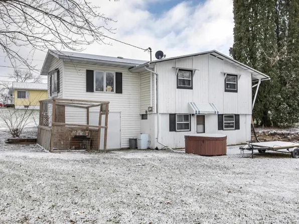 895 Camp Street, Platteville, WI 53818