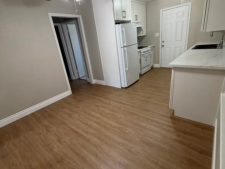1512 W Dakota Ave — Photo 11