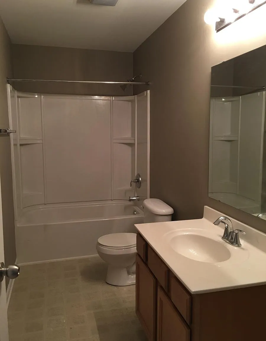 1044 Joselynn Drive — Photo 4