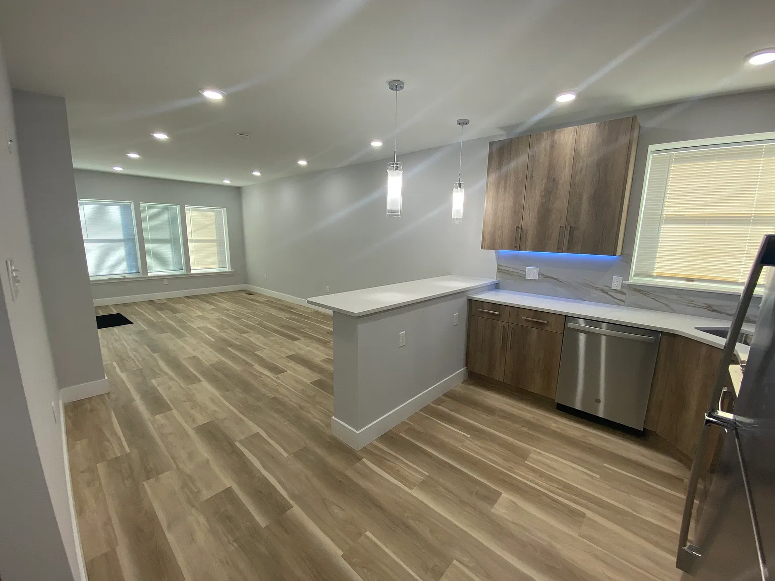2 bed, 1200 sqft, $1,750 — Photo 1