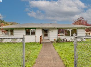 76499 Poplar St, Oakridge, OR 97463