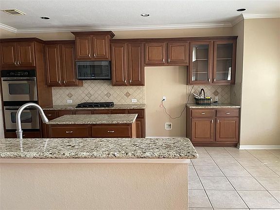 5th image of 1515 Mesa Verde Dr