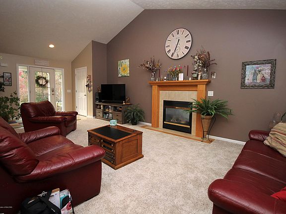 3rd image of 13697 Cottonwood Dr