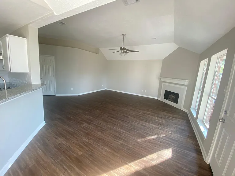 120 Papaya St — Photo 16
