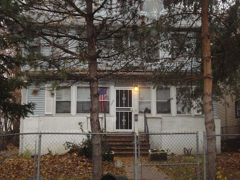 2nd image of 125 So Burnet St