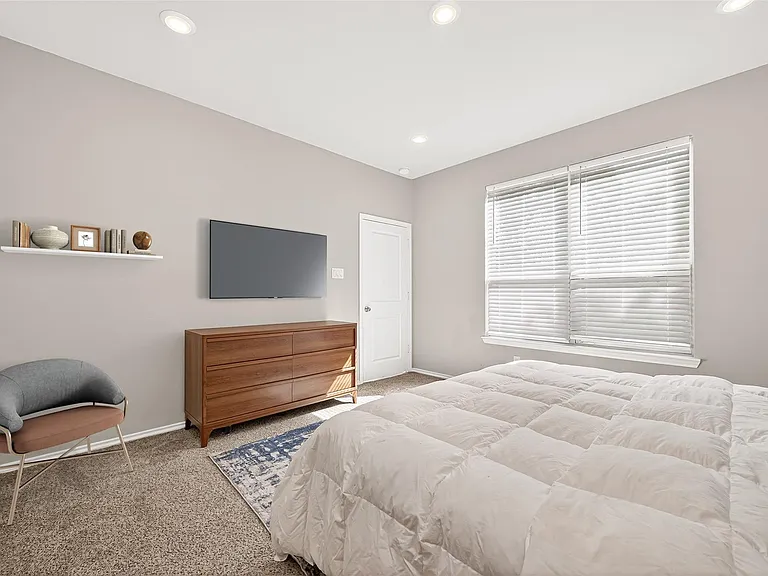 12789 Royal West Dr — Photo 15