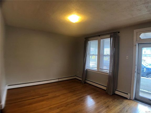 4th image of 722 Washington Ave