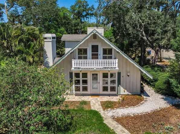 380 Colonial Ct, Dunedin, FL 34698
