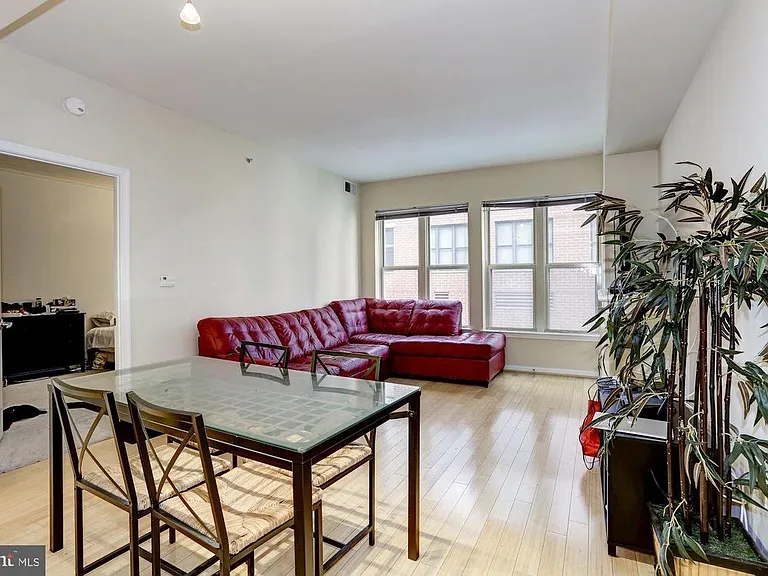 715 6th St NW #205 — Photo 8