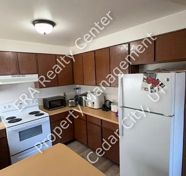 421 N 800 W #3 — Photo 4
