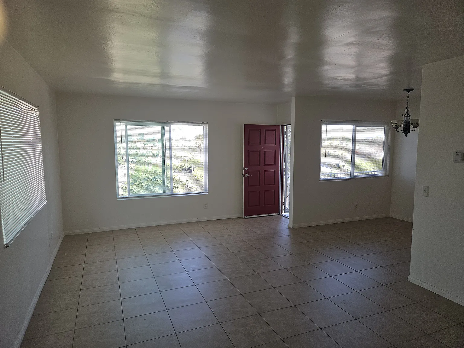 2 bed, 900 sqft, $2,300 — Photo 4