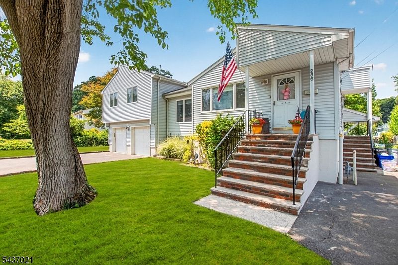 1st image of 286 Atlantic Dr.