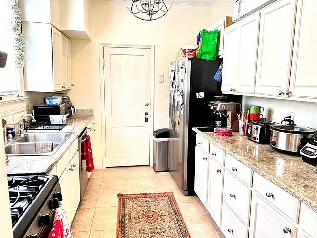 2505 Joseph St — Photo 9