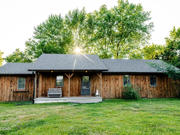 303 N Hudson Ave, Aurora, MO 65605