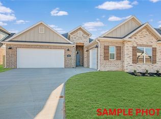5300 SW Firethorn Ln, Bentonville, AR 72713