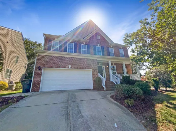 101 Rivendell Dr, Holly Springs, NC 27540