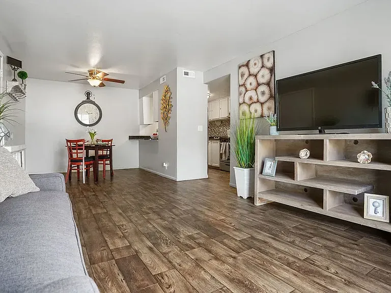 Hidden Pointe Apartments — Photo 21