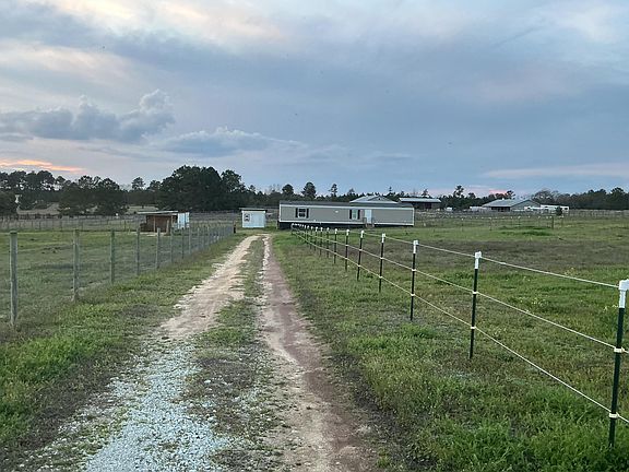 3rd image of 1929 New Holland Rd