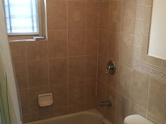 4th image of 221 Montrose Ave #B