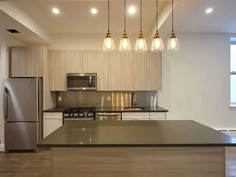 45 Beekman St #3S — Photo 3