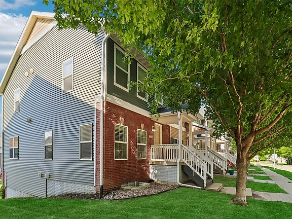 2nd image of 225 SE Booth Ave