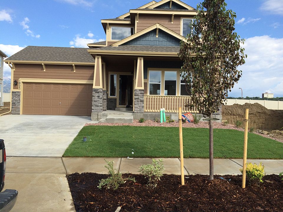 1st image of 1025 Antrim Loop