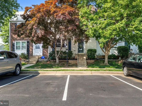 7333 Crestleigh Cir, Alexandria, VA 22315