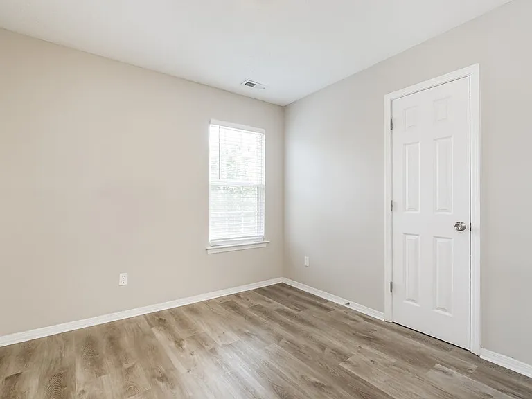 1024 Penncross Dr — Photo 12