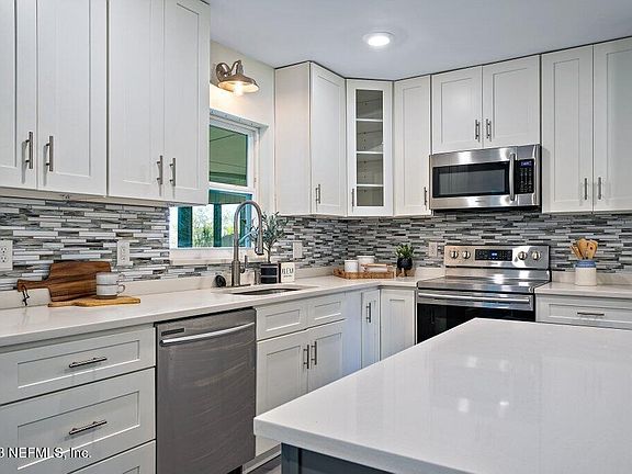 5th image of 2648 W End St