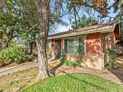 676 Lyon Ave, Sanger, CA, 93657