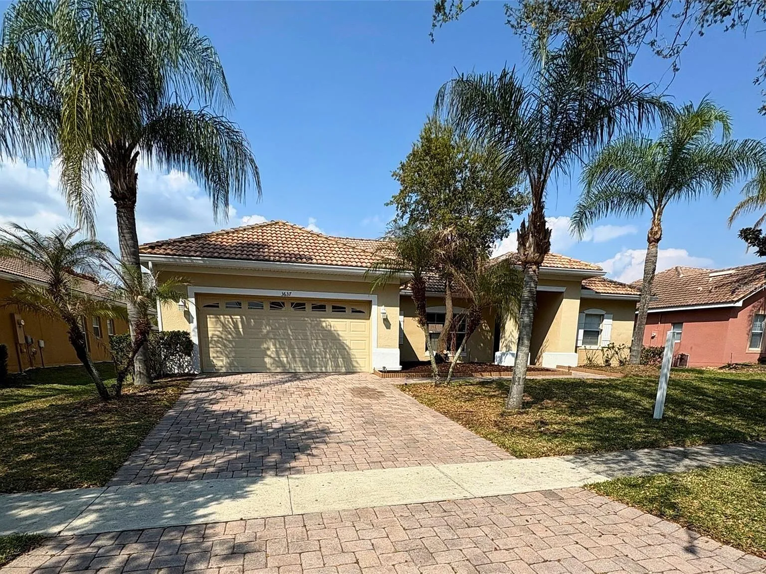 3 bed, 2.0 bath, 1687 sqft, $2,200 — Photo 2