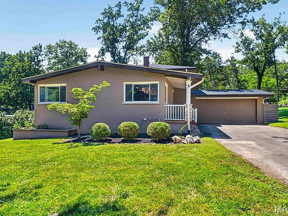 2nd image of 6 The Knolls Ln