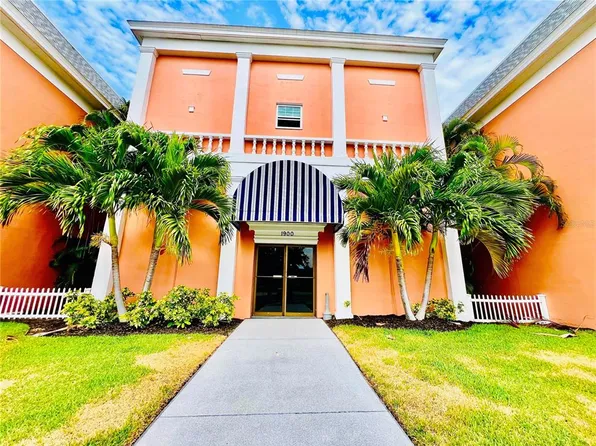 1900 68th St N APT 202, Saint Petersburg, FL 33710