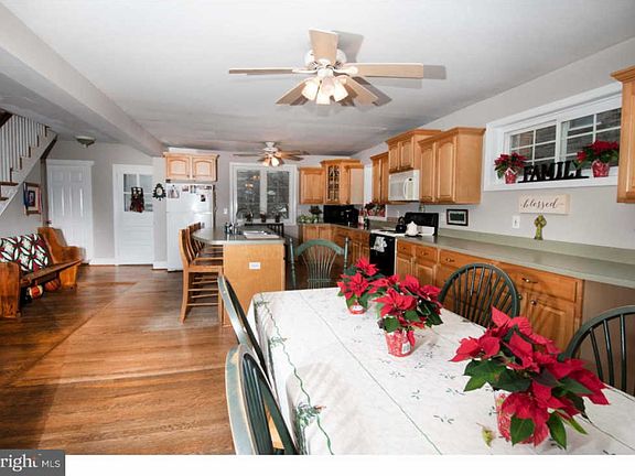 2nd image of 1133 Morgan Ave