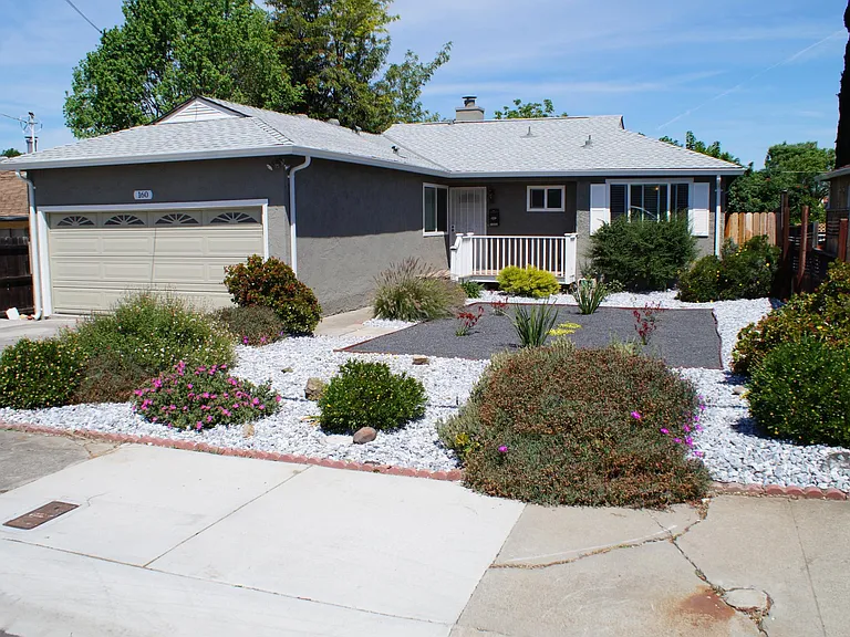 160 Linscheid Dr — Photo 1