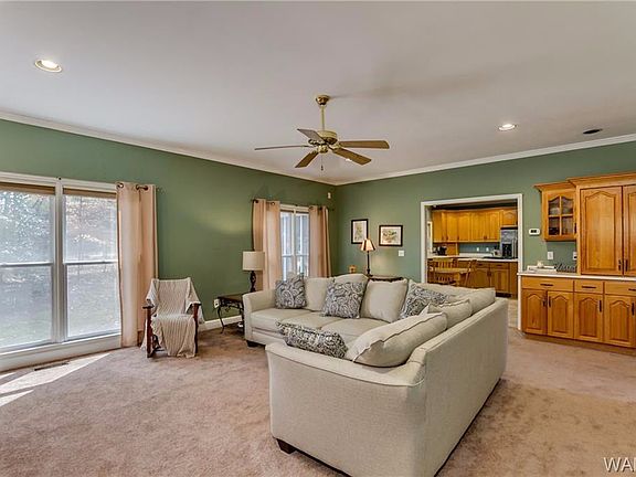 4th image of 3601 Oak Glen Dr