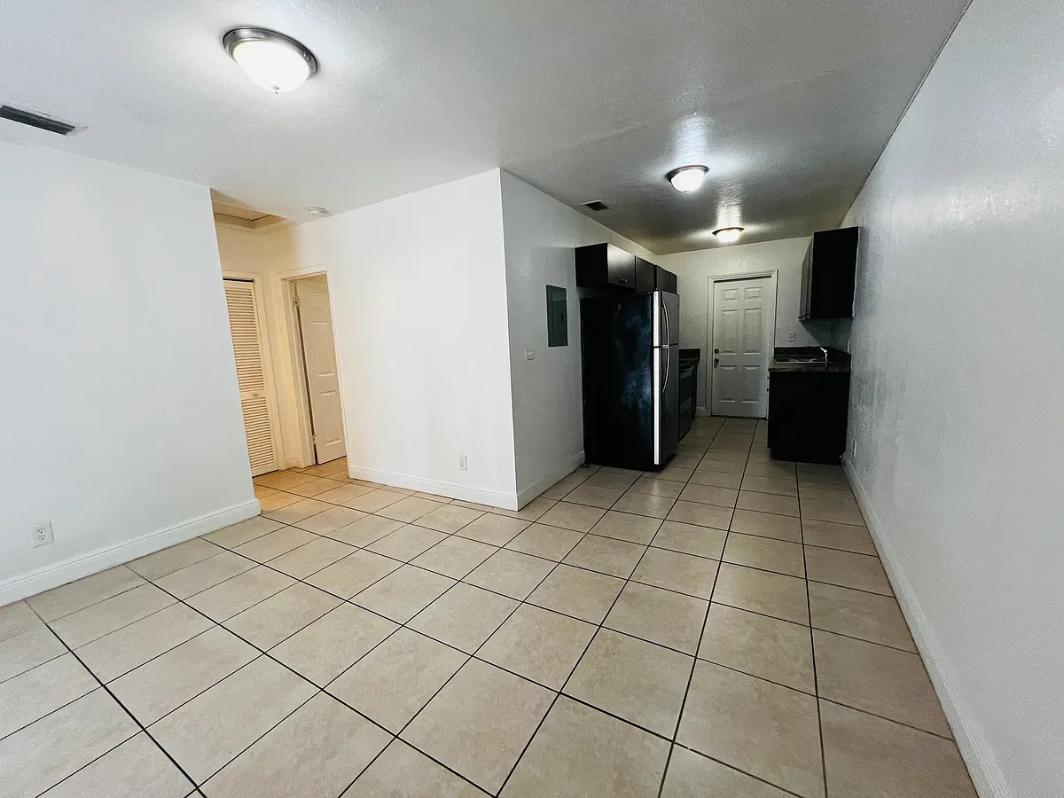 Building Photo - 740 NE 86th St #2