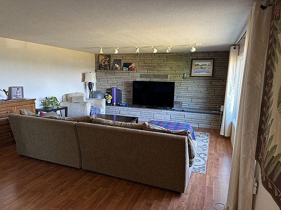 4th image of 510 N Stadium Way