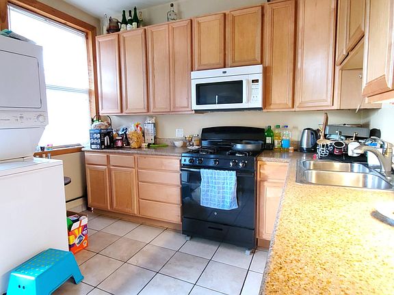 4th image of 2641 N Milwaukee Ave #2